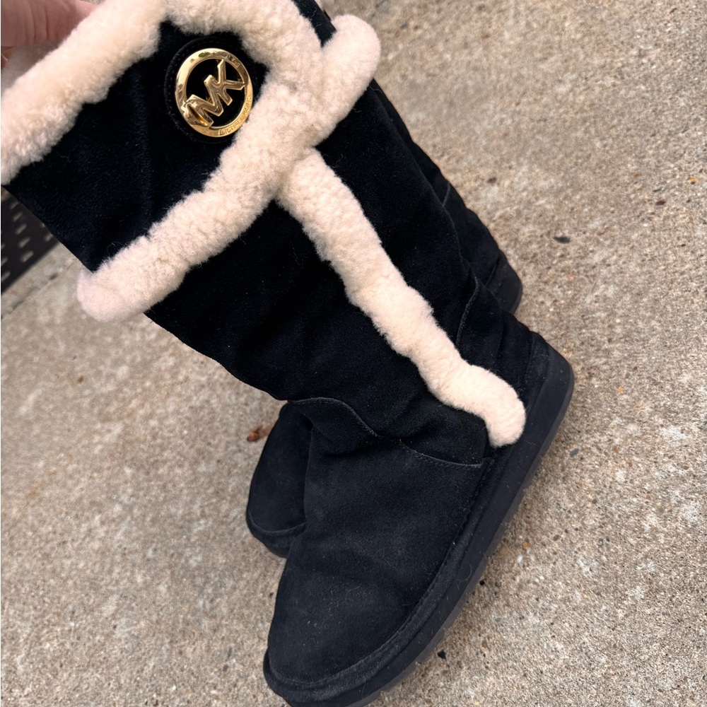 Michael Kors Black Suede & Sheep Fur Snow Boots women’s size 6 - Picture 4 of 6